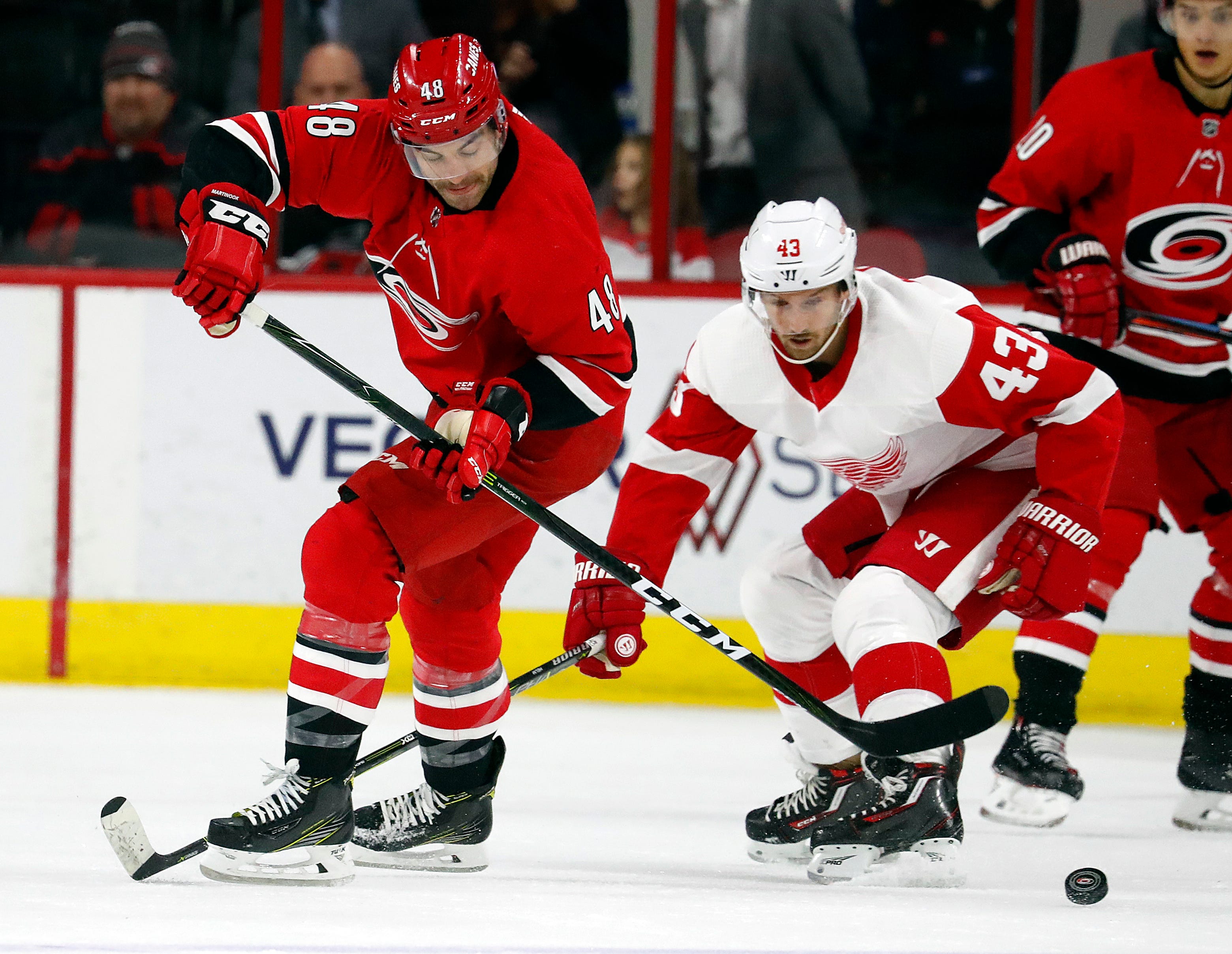 Mantha scores twice, Red Wings top Canes 4-3 in shootout
