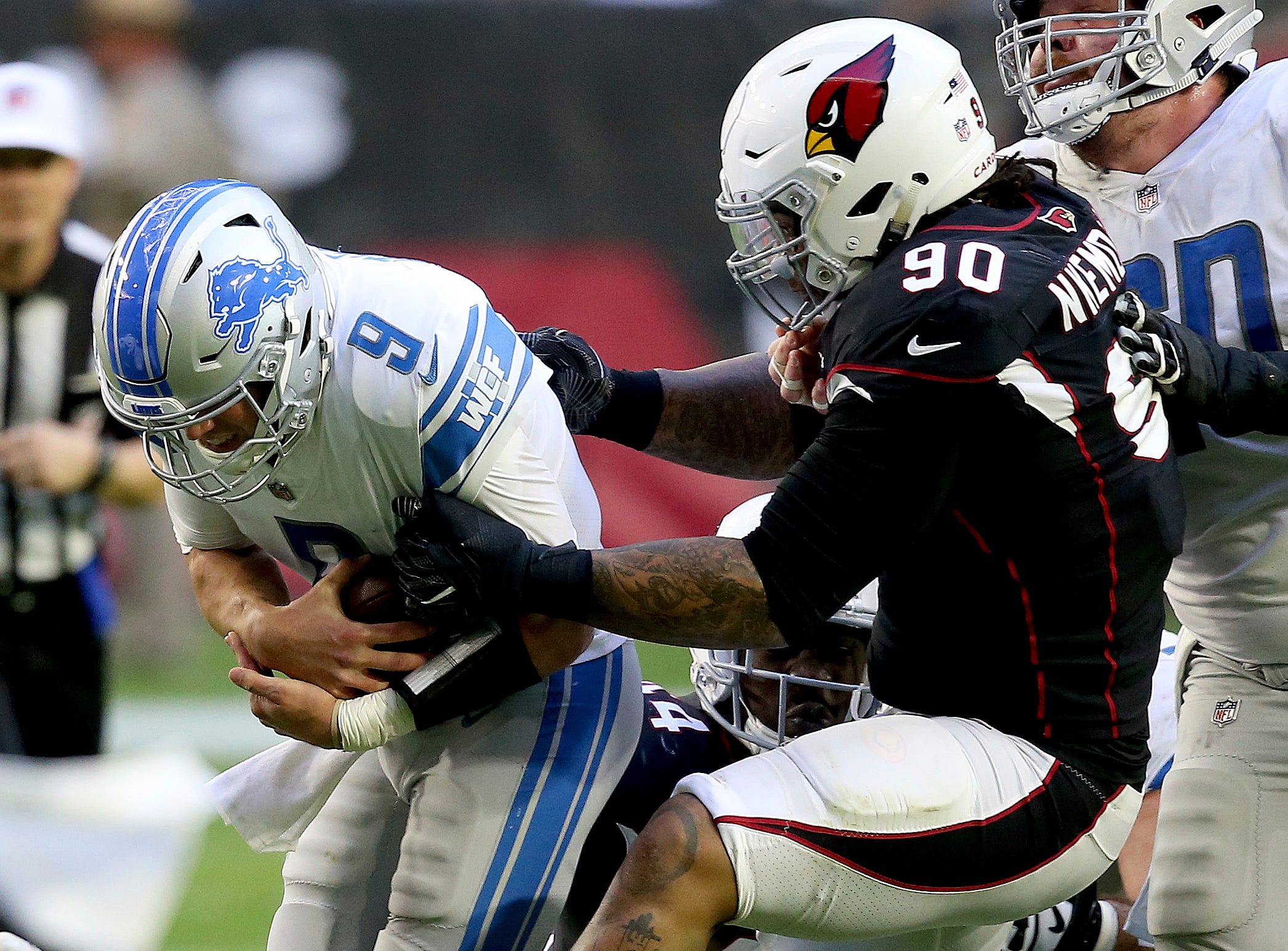 Cardinals' DT Nkemdiche goes on IR with knee injury