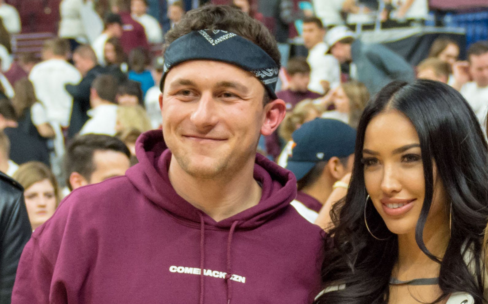 Johnny Manziel's wife denies she cheated at a half marathon, stands by world-record pace