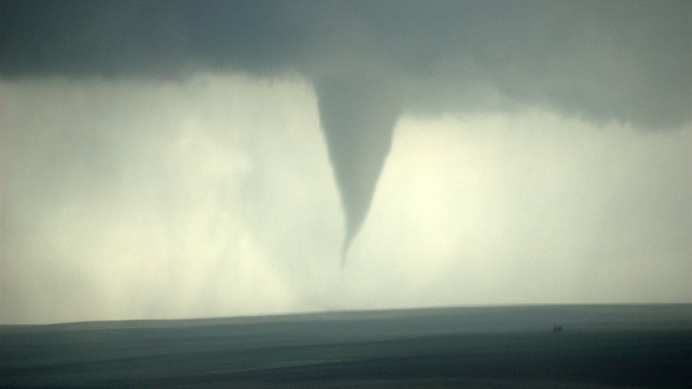 2 dead, unknown number missing in Oklahoma tornado - USA TODAY