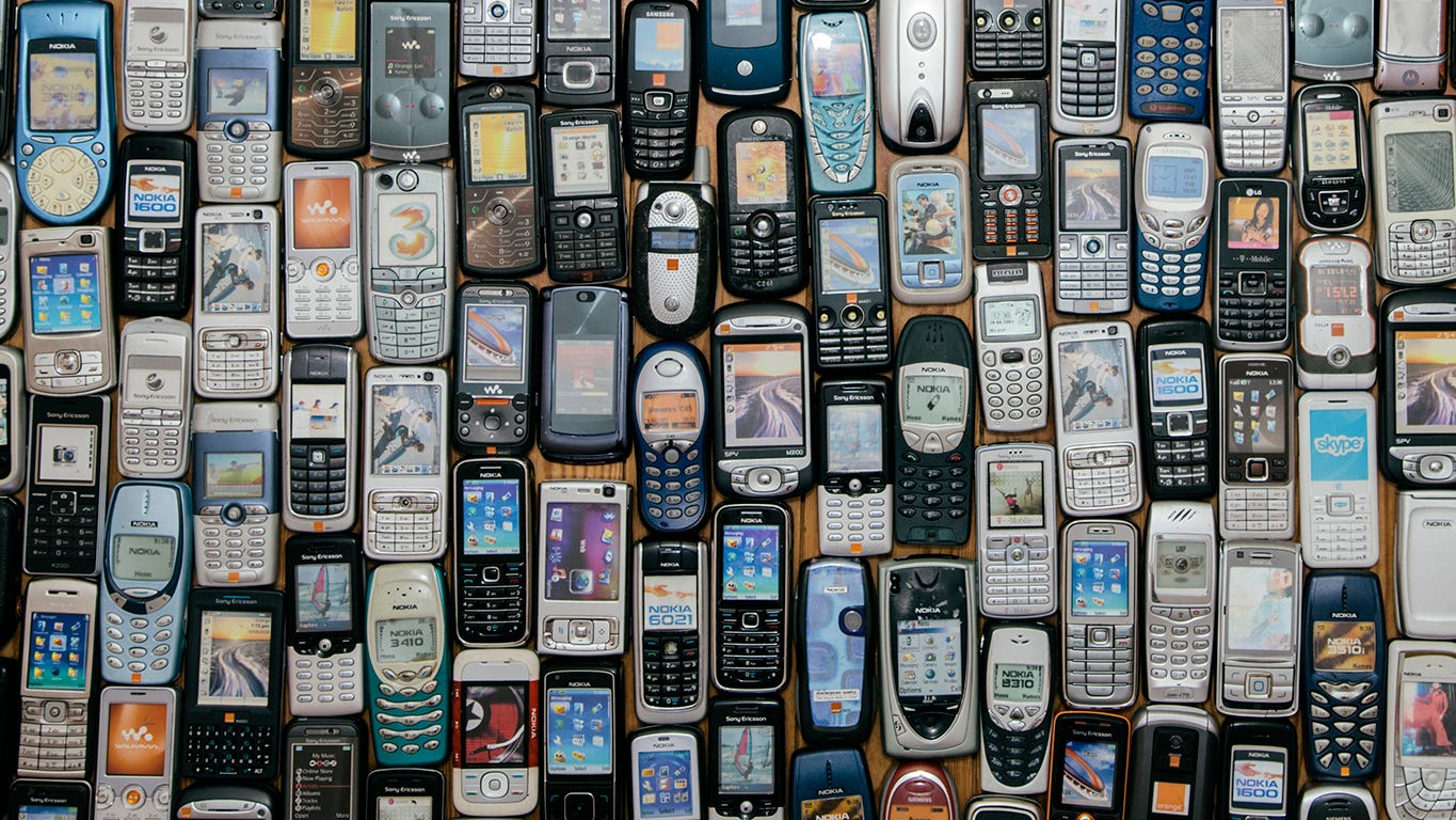 Google Apple Samsung Blackberry Cellphones That No Longer Exist