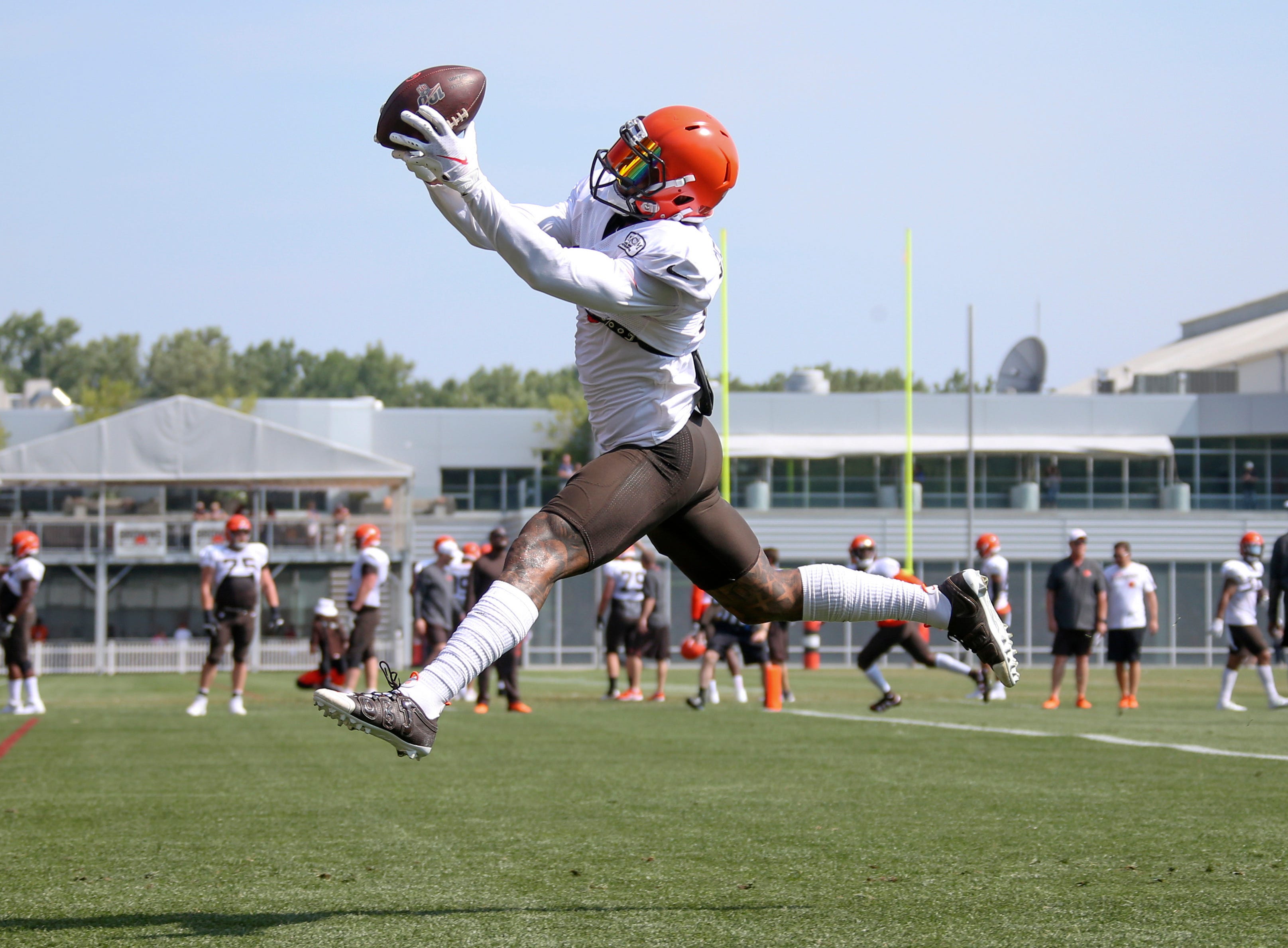 Unhip: Browns' Beckham slowed by injury heading into opener