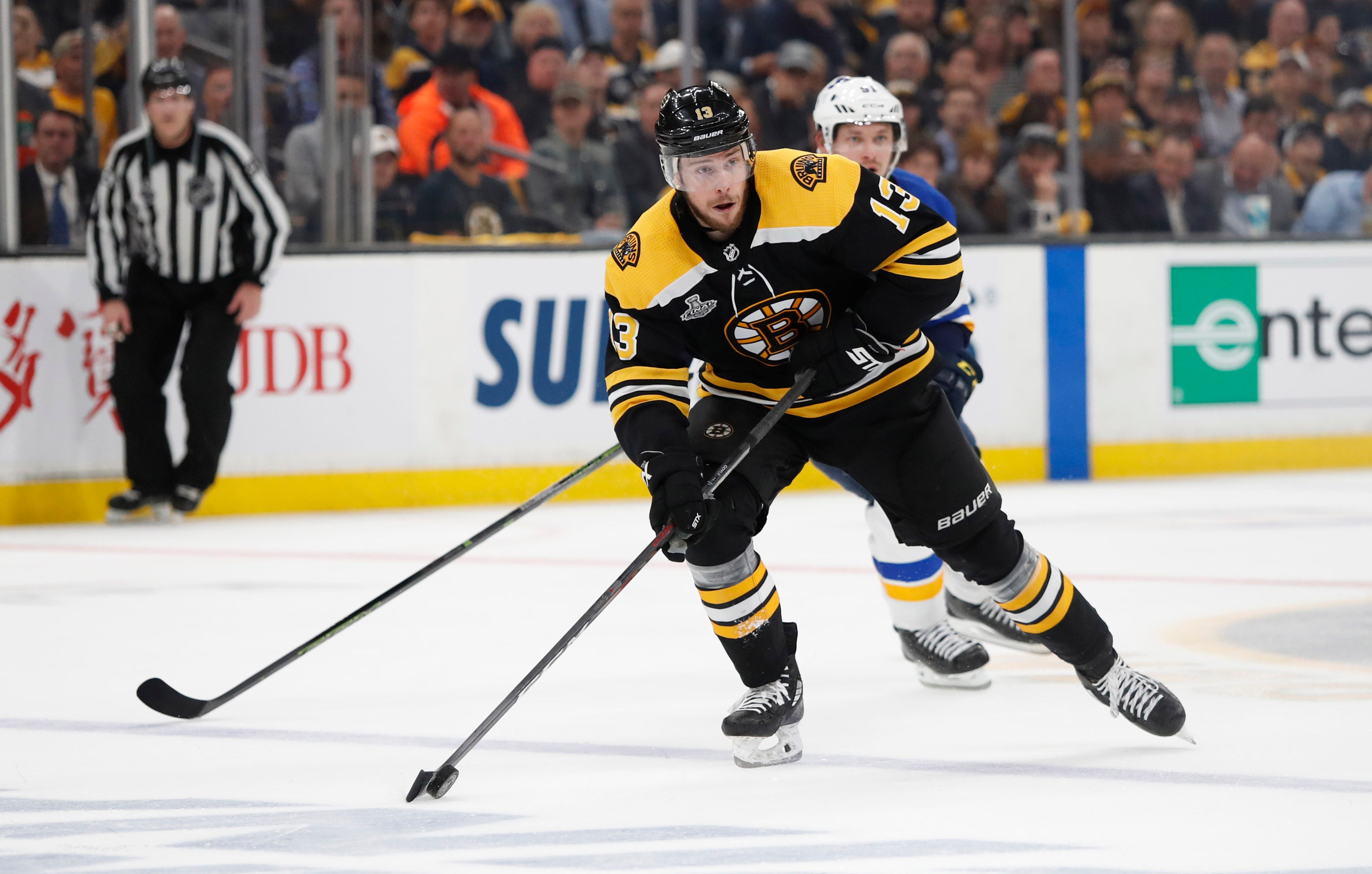 David Pastrnak Is Bringing The Heat To The Winter Classic Today With His  Sticks And Skates Honoring Big Papi And Fenway Park