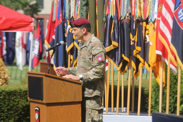 Fort Bragg S 82nd Airborne Division Thanks Outgoing Leaders Weles New Mand Team