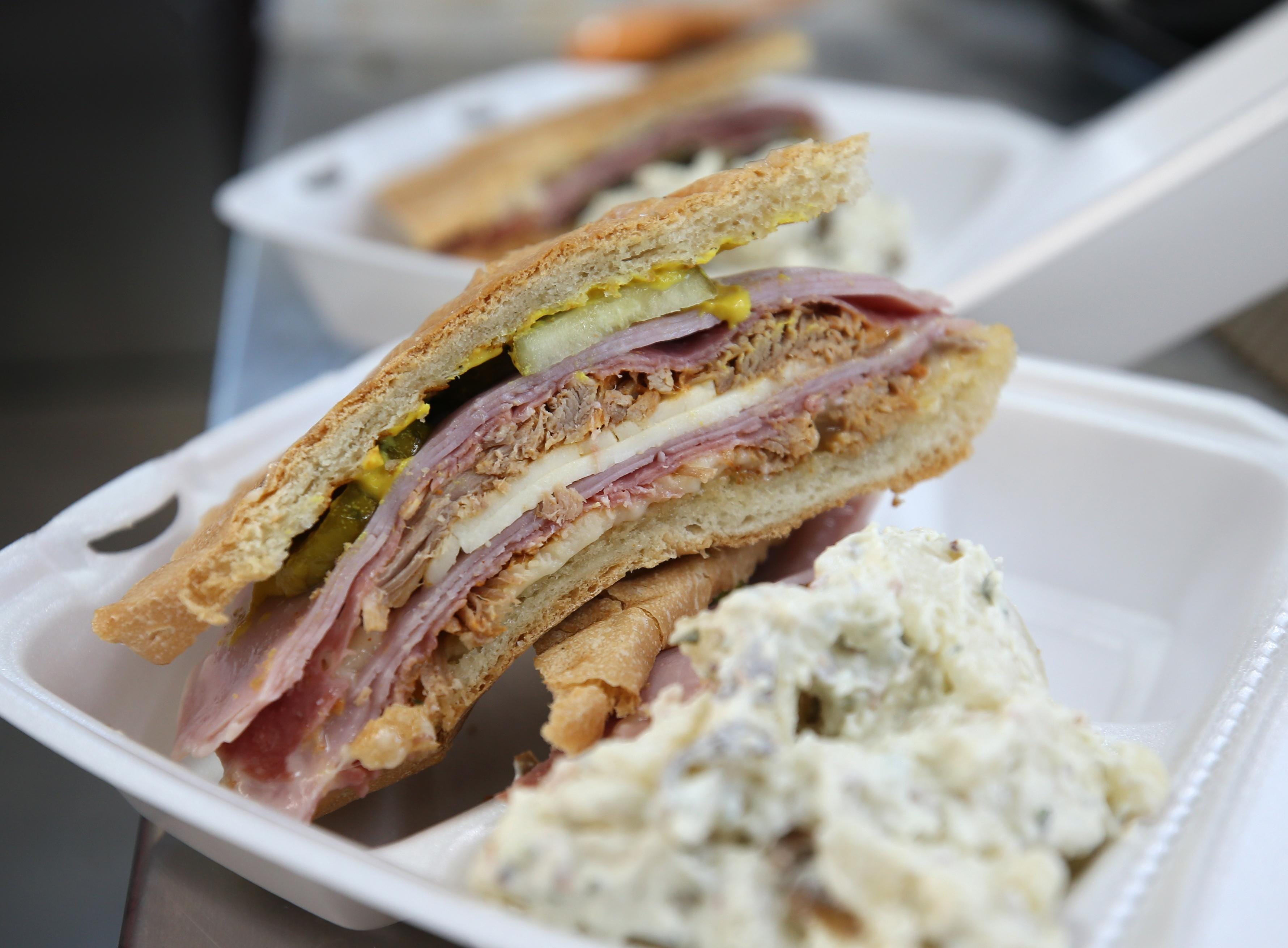 Food truck menus and locations in Panama City Bay County Florida