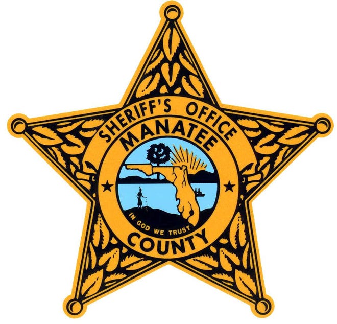 Manatee County Sheriff's deputies search for men after child is shot