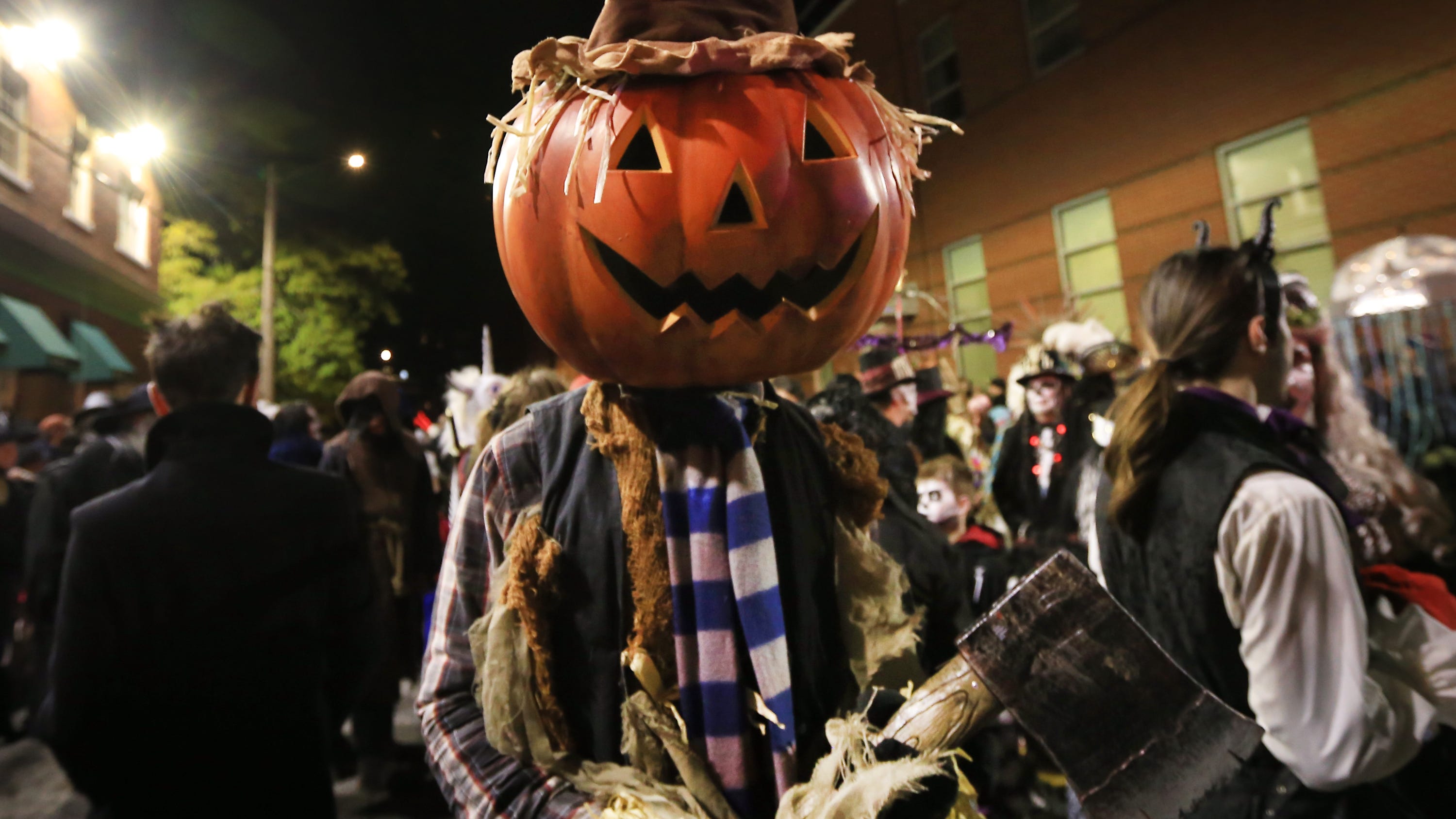 Portsmouth Nh Halloween Parade 2021 Returns After Canceled By Covid Portsmouth Nh Christmas Parade 2021