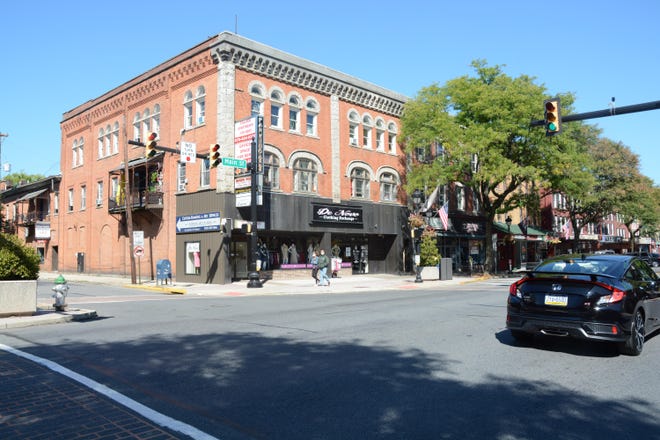 The intersection of Main and North 6th streets in downtown Stroudsburg Borough. Local police are investigating a shooting in the area that occurred on Sunday, Sept. 20, 2020.