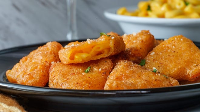 Cheesy macaroni bites