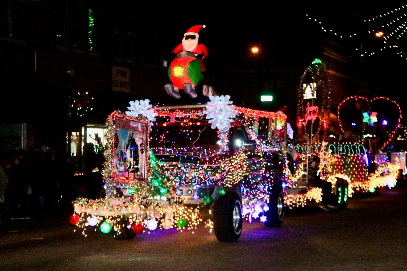 Watertown kicks off holiday season with Christmas Lights parade