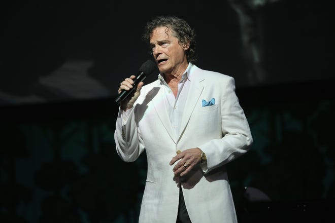 B.J. Thomas performs onstage during the SeriousFun Children's Network Los Angeles Gala on May 14, 2015 in Hollywood. (Mike Windle/Getty Images for SeriousFun Children's Network/TNS)