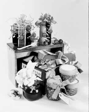 Cheer an invalid or welcome a new neighbor with a selection of preserves, spice blends and soup mix gathered in a basket. To decorate jars, cut strips of felt with pinking shears and hot-glue to the lids, along with faux flowers and fruits. UNIVERSAL PRESS SYNDICATE PHOTO
