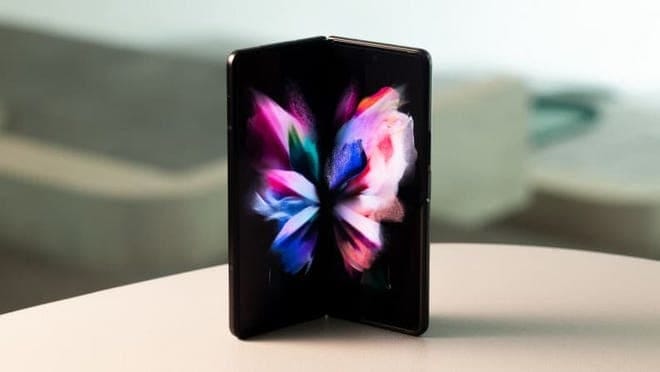 Samsung is celebrating Black Friday 2021 with major savings on its smartphones, like the new Galaxy Z Fold3.
