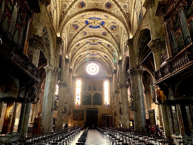 Il Duomo di Como è una sorprendente miscela di stili eclettici