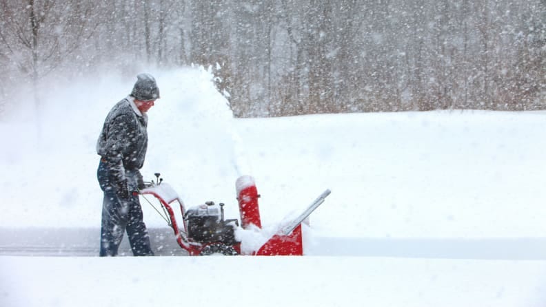 5 essential ways to prepare for a snowstorm