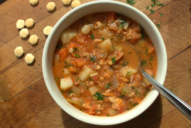 The tomato-based Manhattan clam chowder often doesn’t get as much love as its cream-based New England counterpart, but this recipe adapted from Delmonico’s could make you a believer.