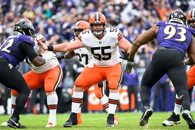 Browns center Ethan Pocic (55) plays during the second half against the Ravens, Sunday, Oct. 23, 2022, in Baltimore.