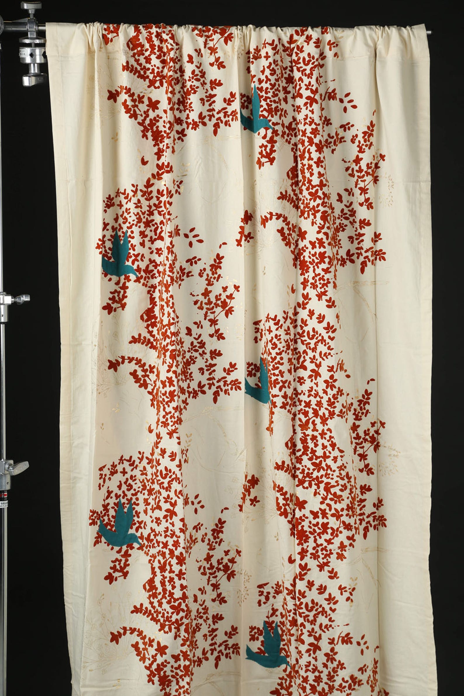 8 Photos Brighten Up A Room With New Curtains