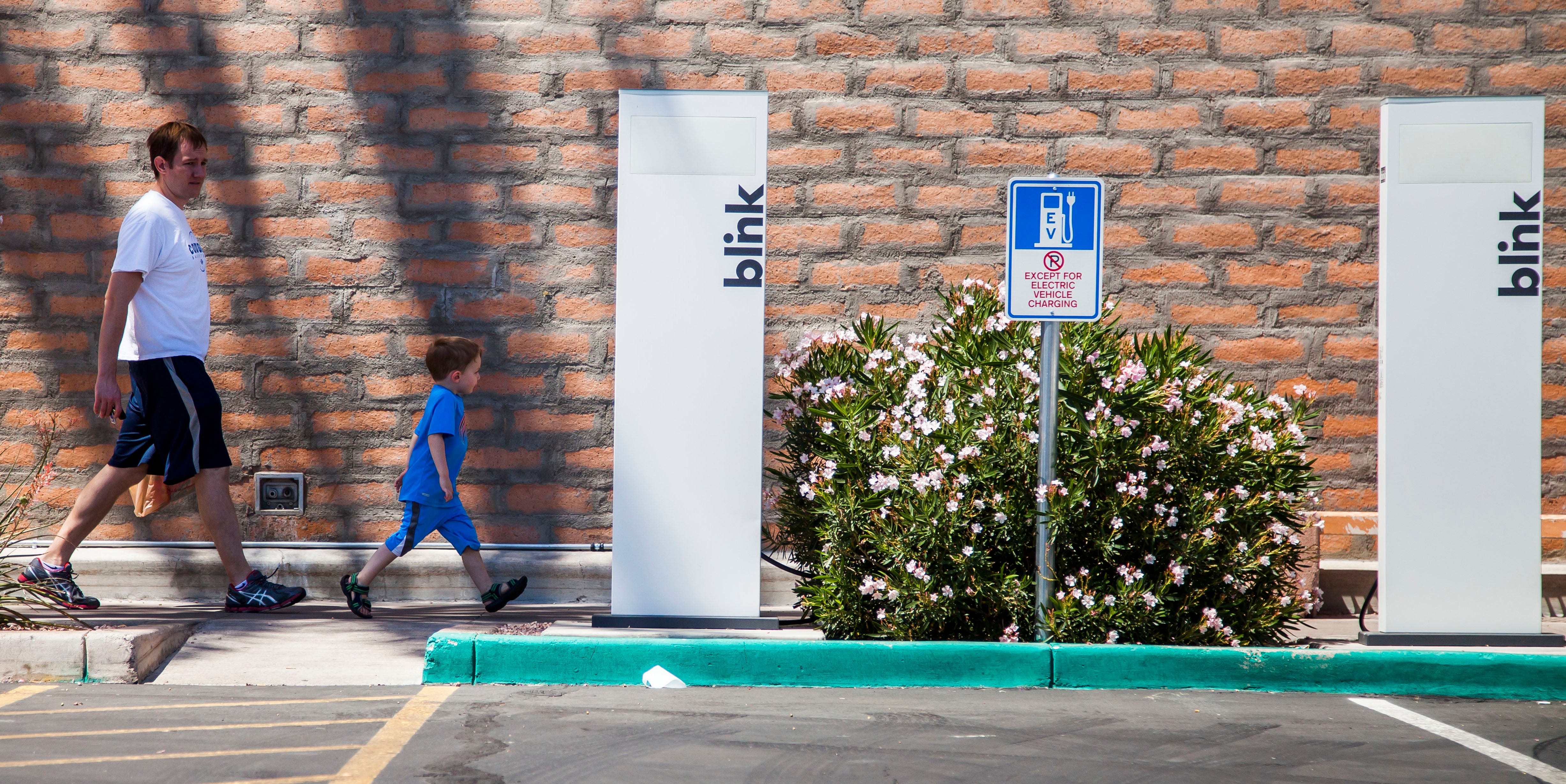 Tesla Charging Stations Map Arizona Glendale Lands 2 Electric Car Chargers Here S Where To Charge Yours
