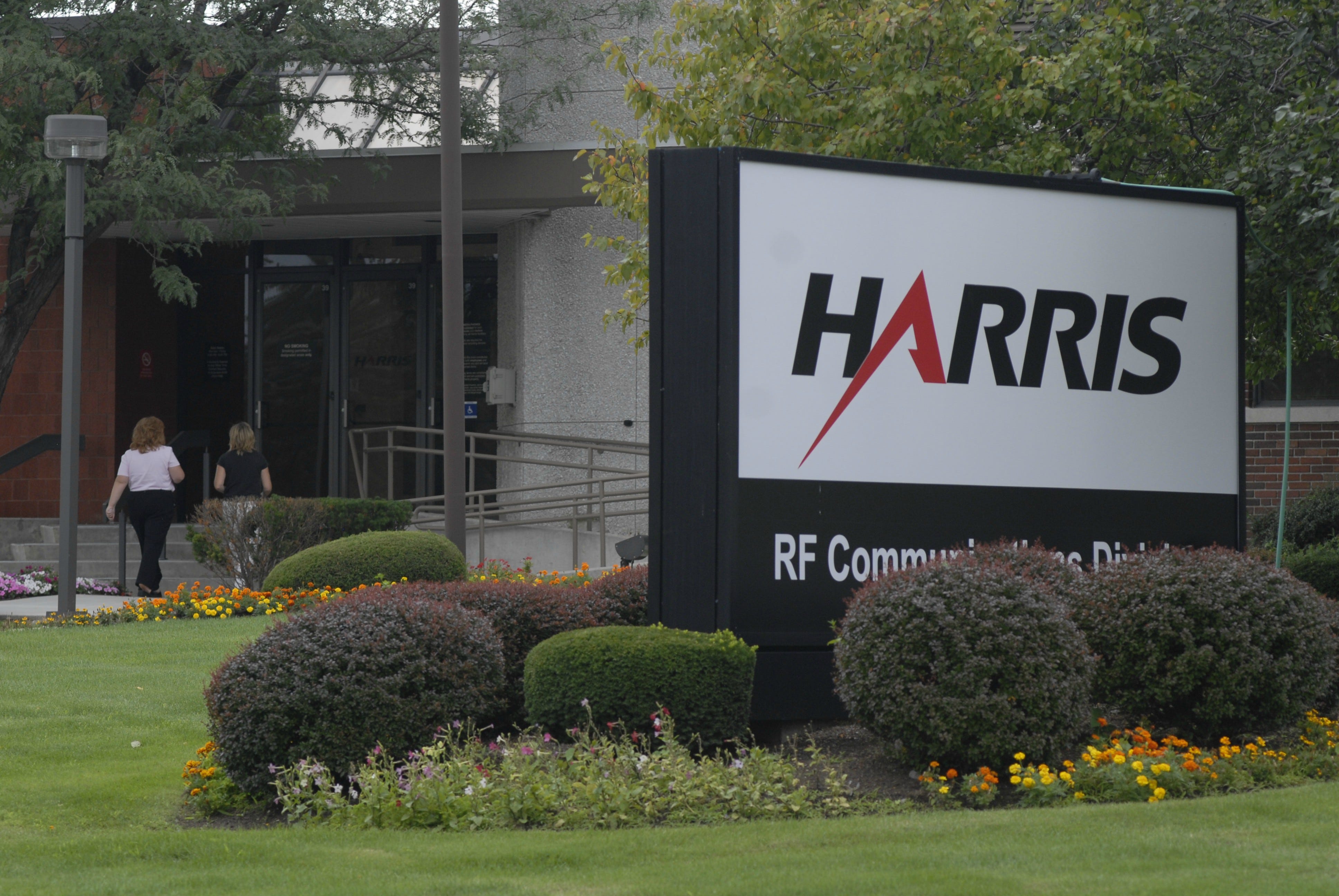 Schumer: Rochester won&apos;t lose jobs as a result of Harris Corp. merger