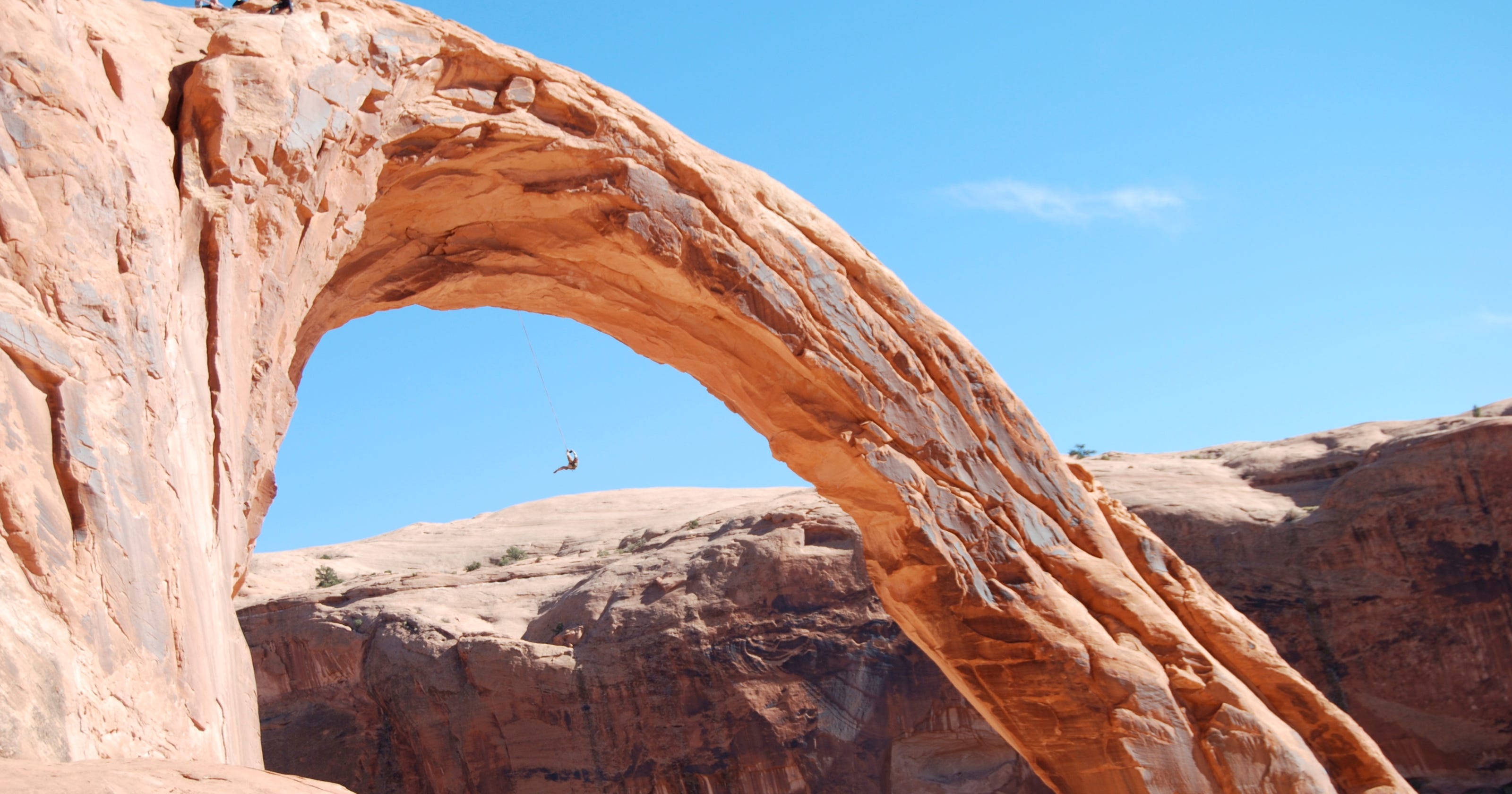 Daredevil Dies In Rope Swing Stunt Popularized By Youtube