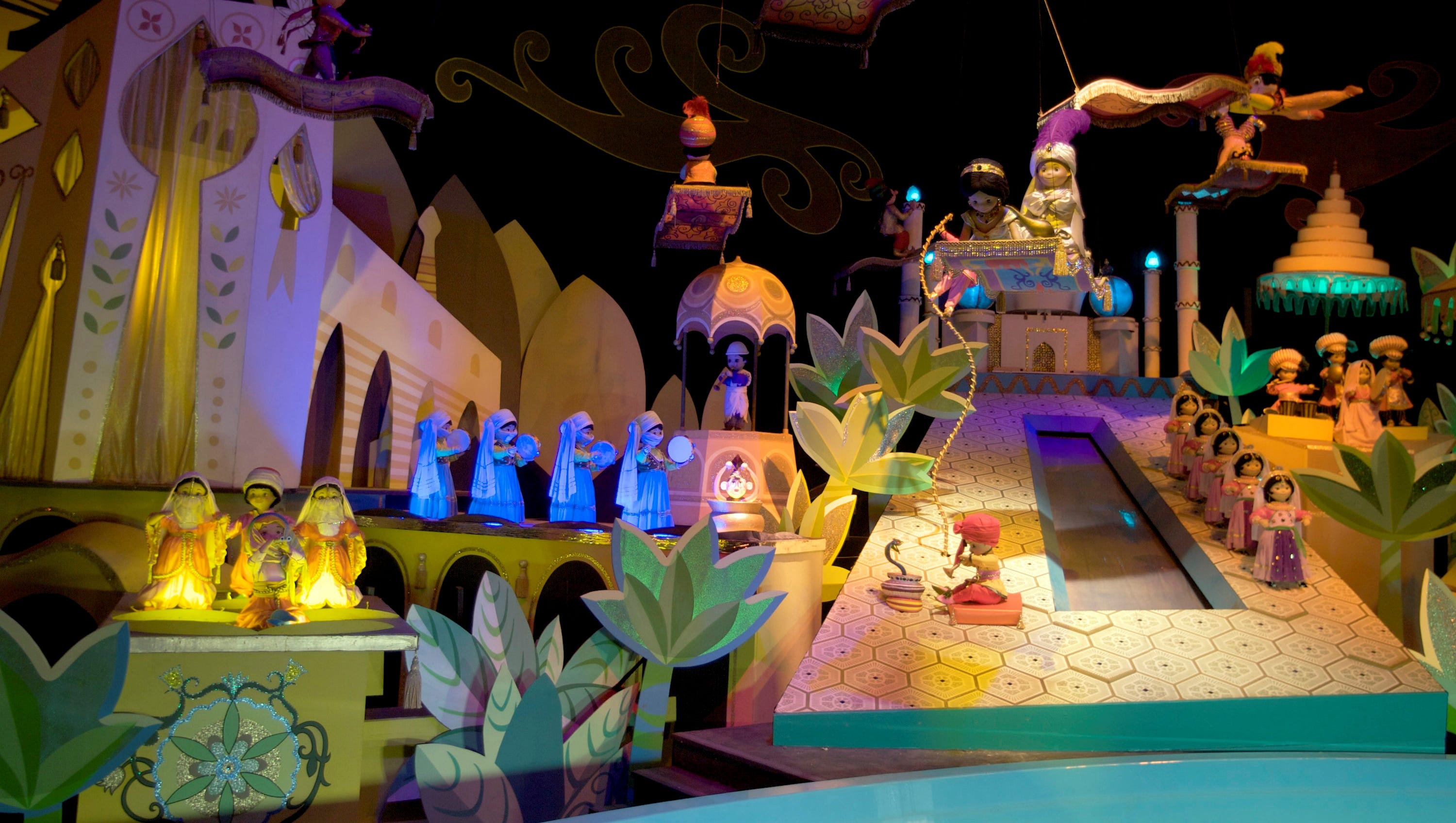 Man Stuck On It S A Small World Ride Sues Disney Wins Man Stuck On It S A Small World Ride Sues Disney Wins