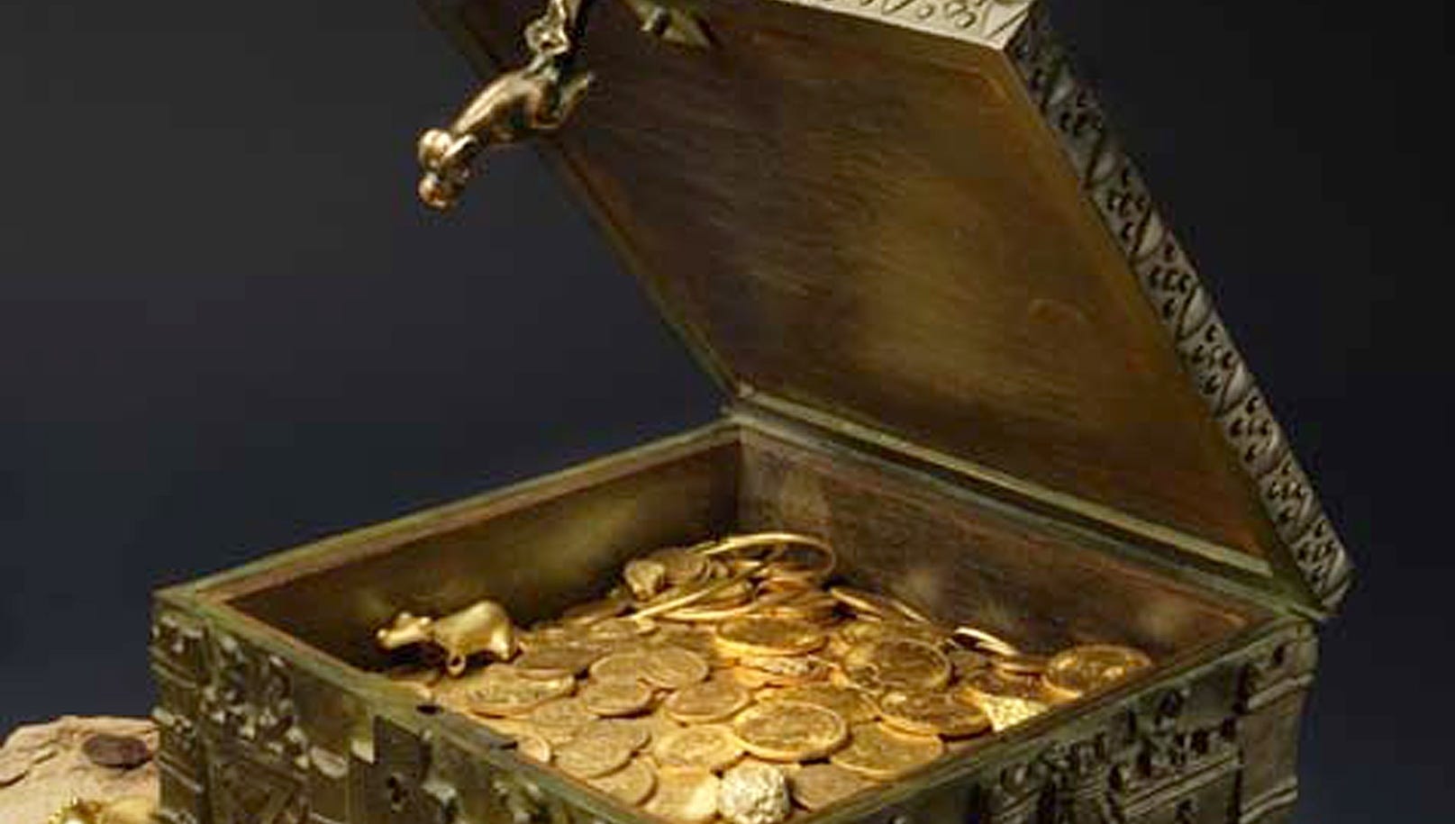 Treasure hunt for quirky trader's gold goes on