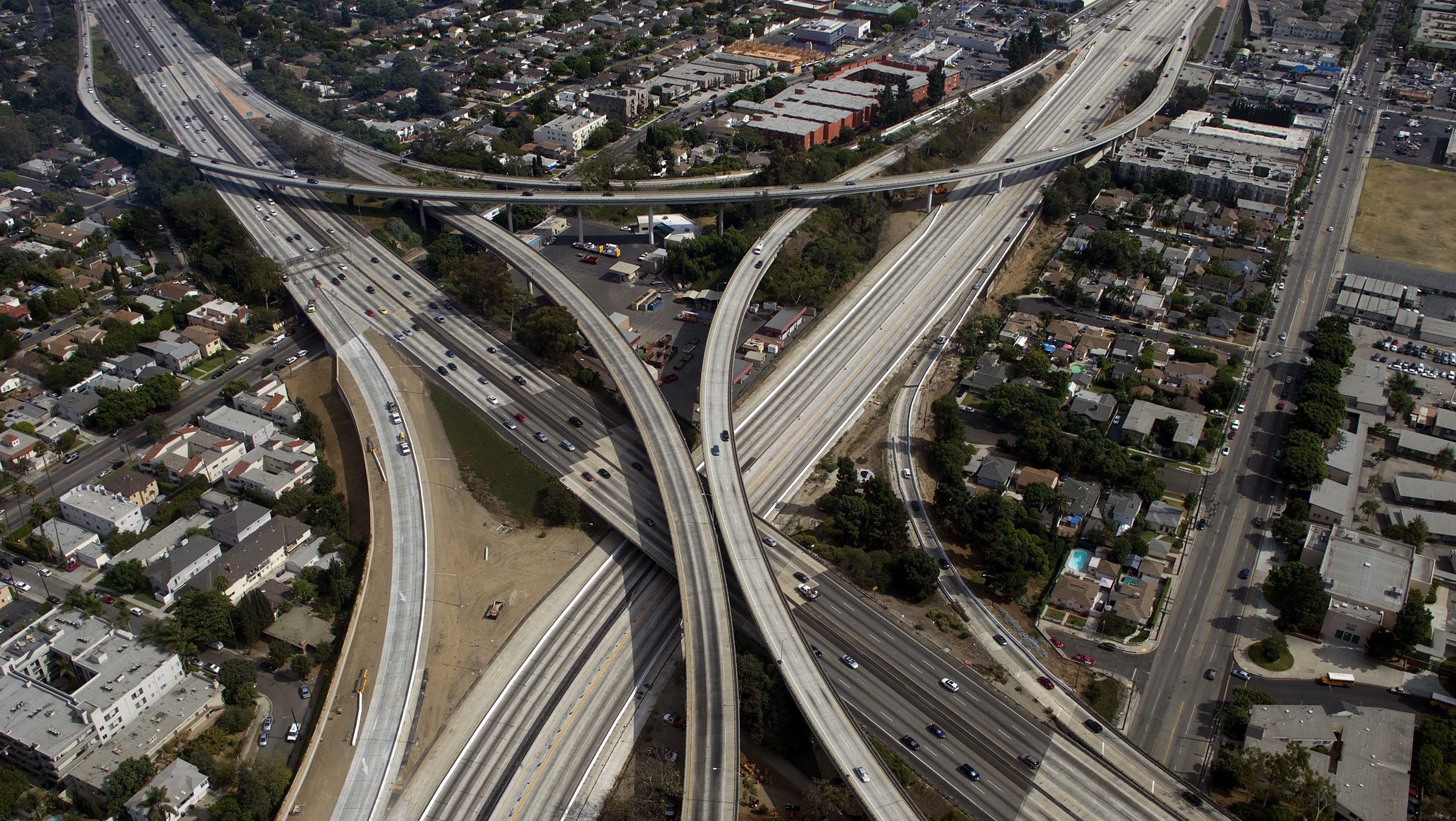 L.A. avoids traffic disaster during freeway closure