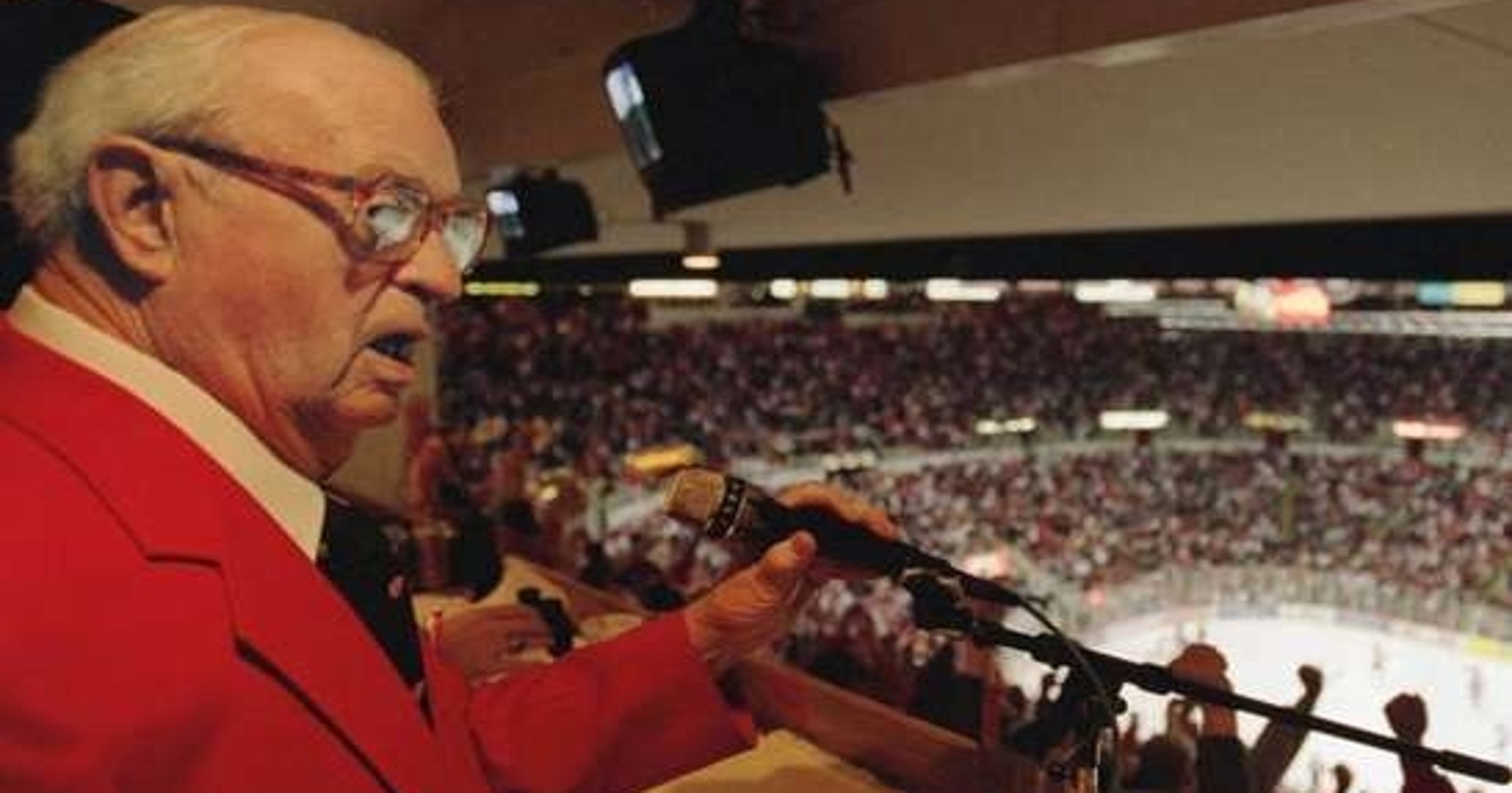 Red Wings longtime announcer Budd Lynch dies(01)