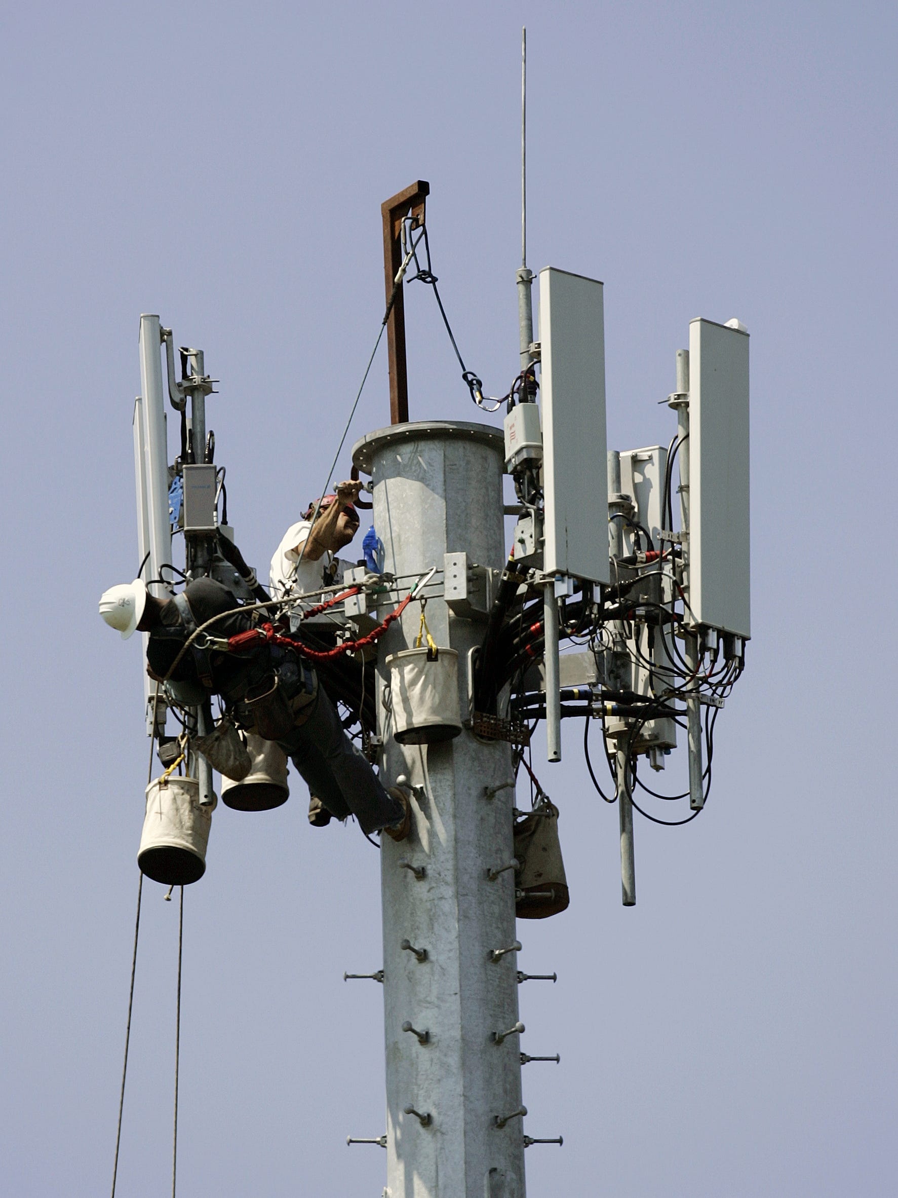 Cell Towers Out Near Me Fcc: 25% Of Cell Towers, Broadband Down In 10 States