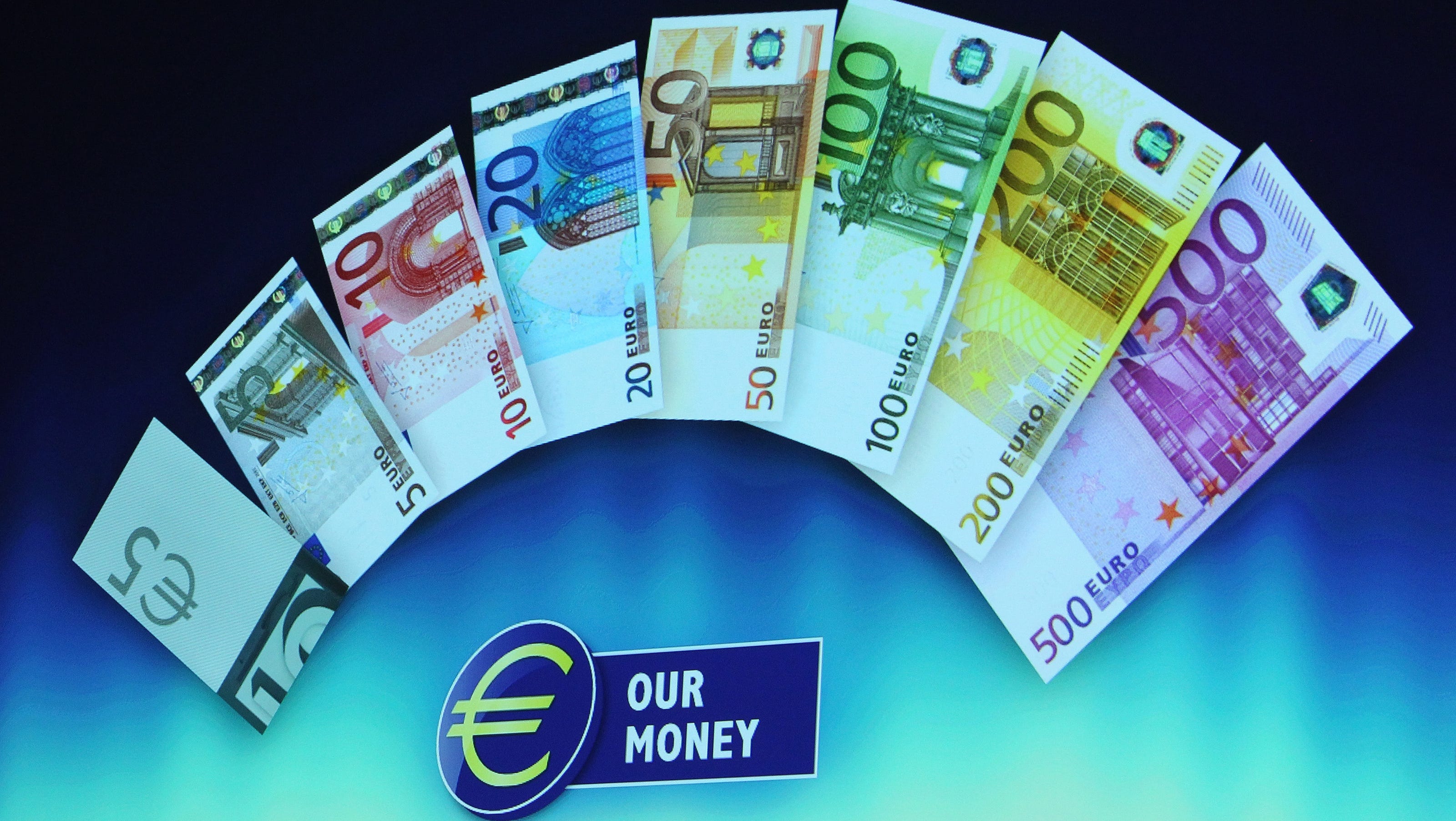 Купюры евро номиналы. Купюры евро. Денежный знак евро. Евро фото.