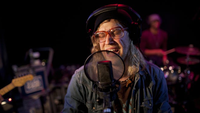 Allen Stone came to visit USA TODAY's StudioA for a three-song performance and interview with Korina Lopez.