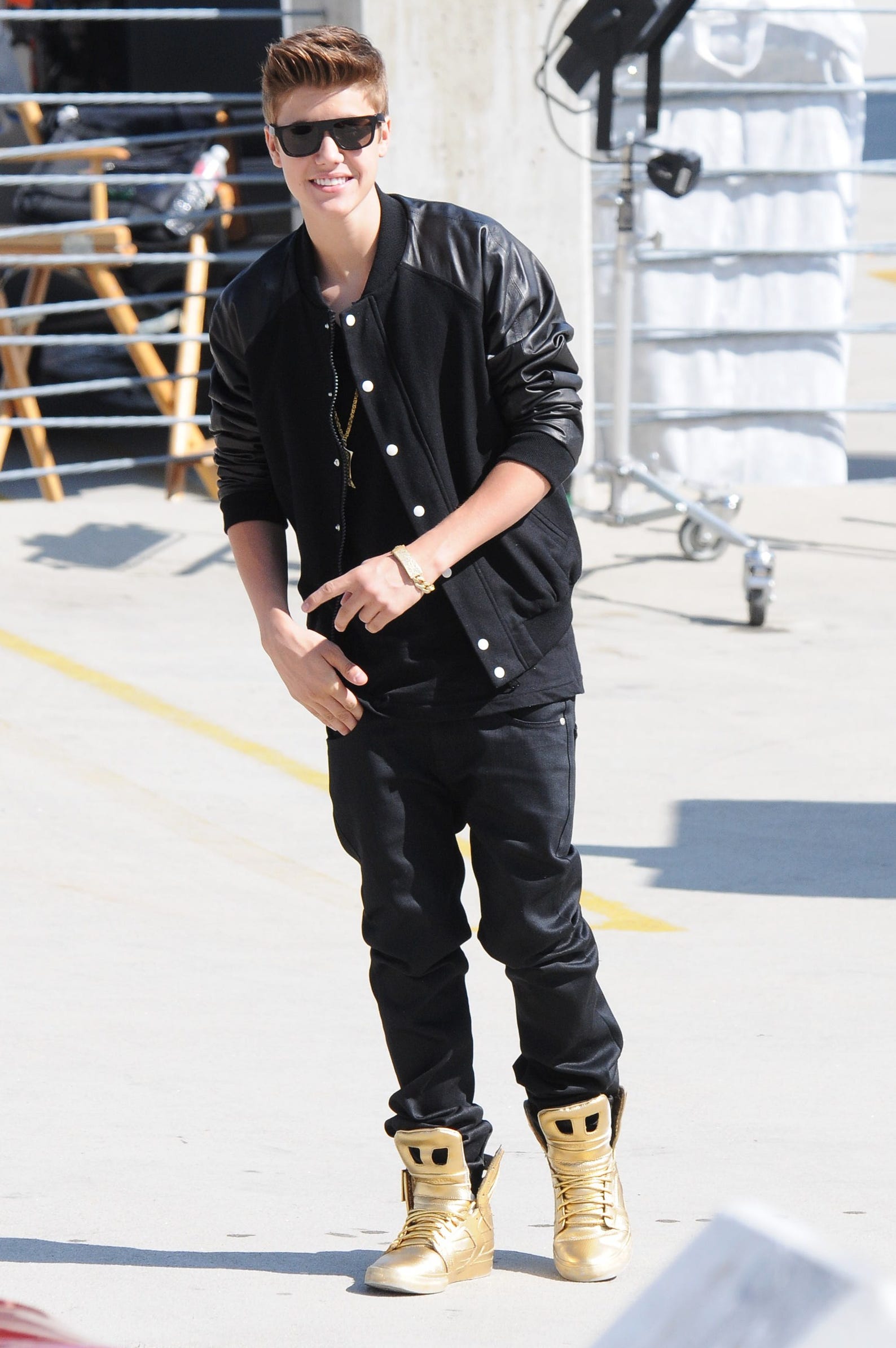 A Catalog Of Justin Bieber S Drop Crotch Pants