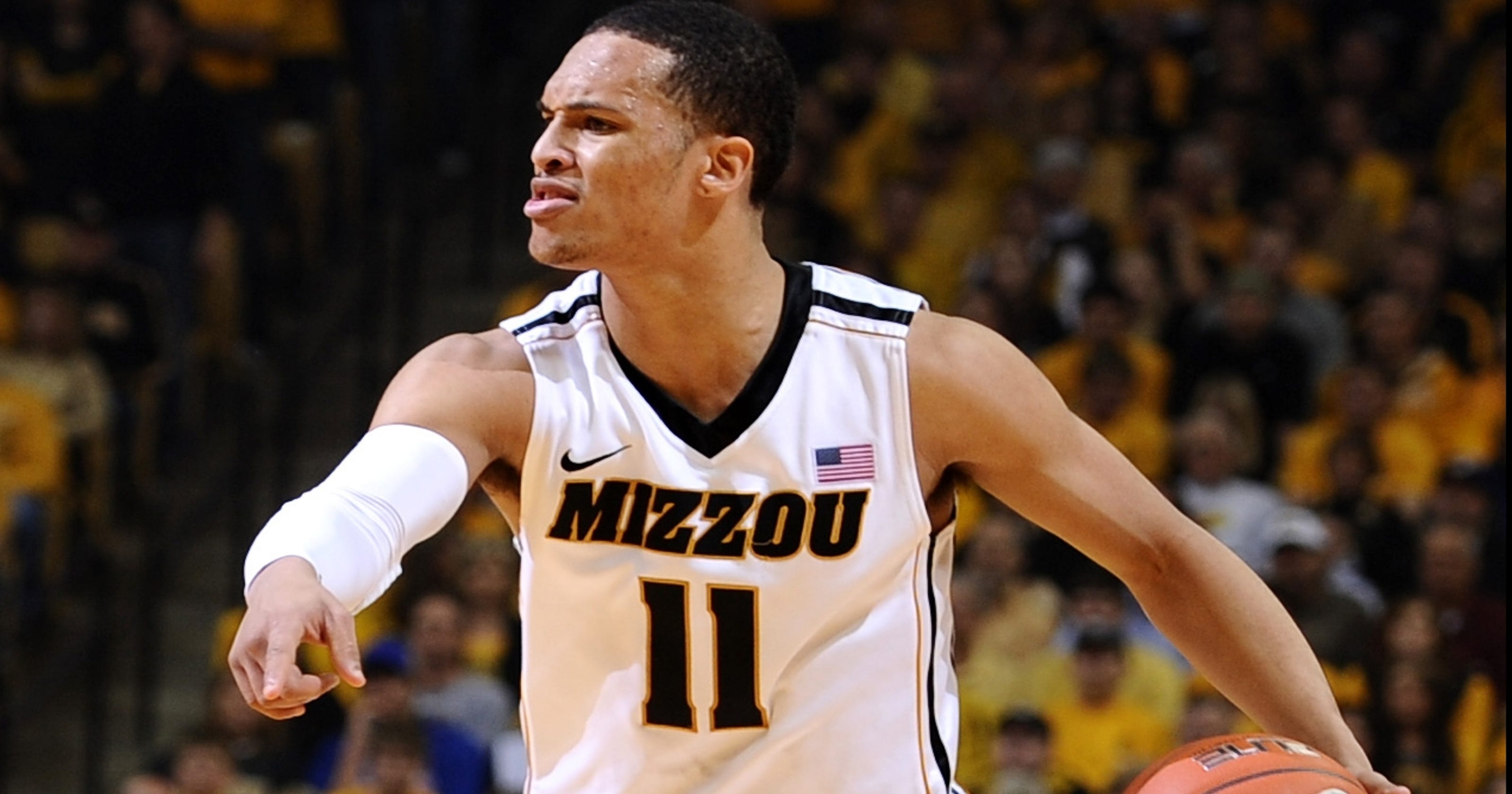 Michael Dixon leaves No. 15 Missouri
