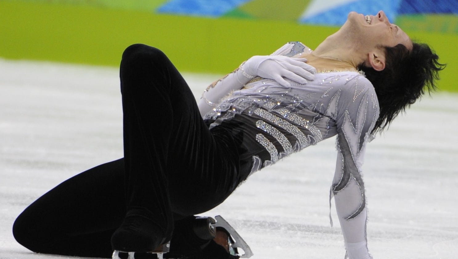 Johnny Weir Ends Season To Focus On 2014 Olympics