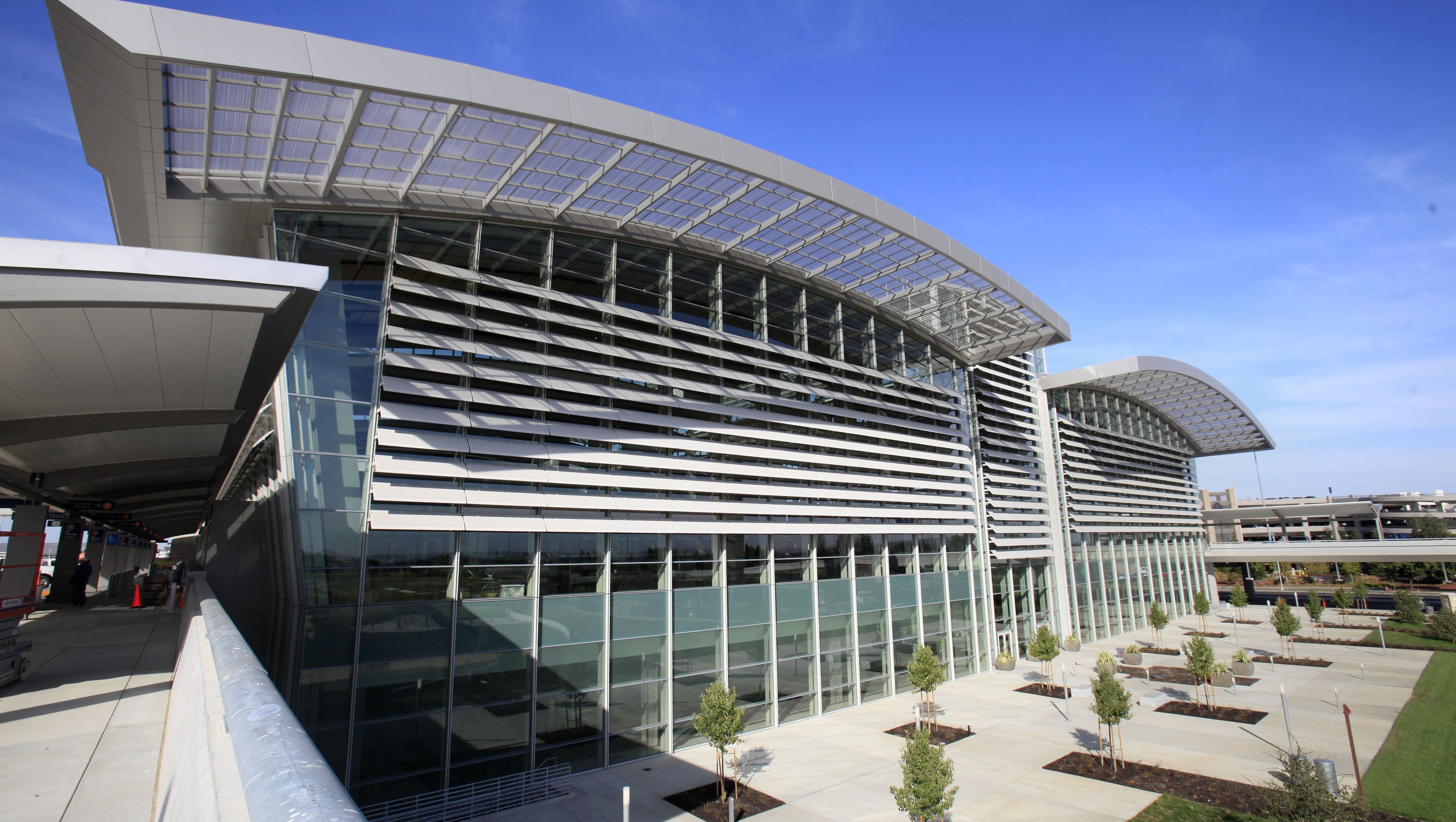 Sacramento International Airport Guide