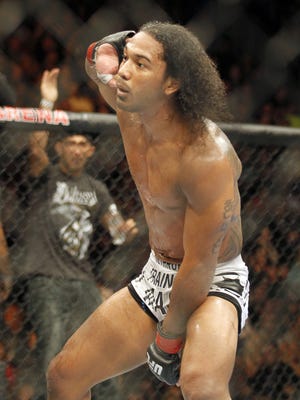 Ben Henderson improved to 6-0 in the UFC with a unanimous-decision win over Nate Diaz.