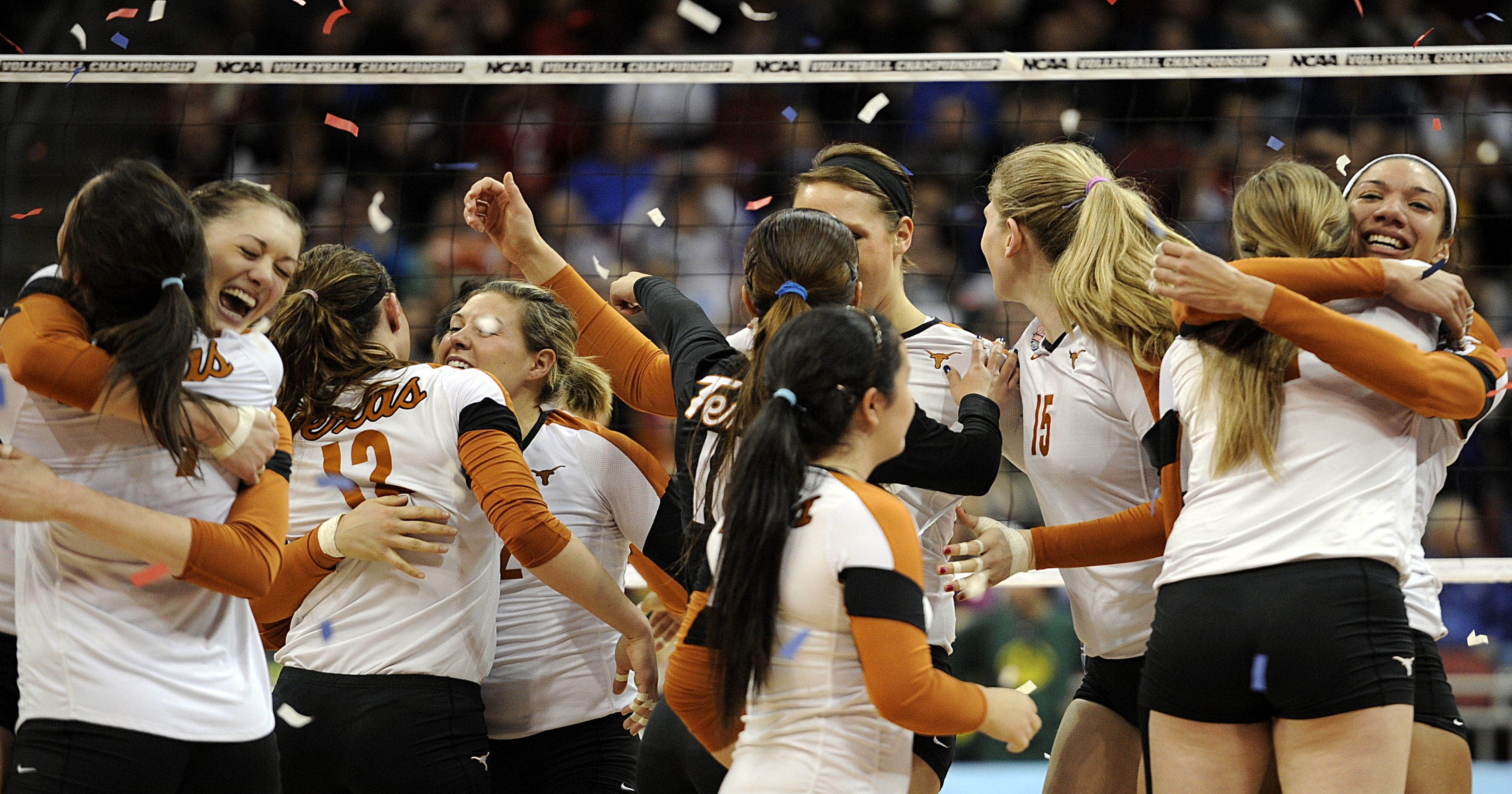 Texas sweeps Oregon to win NCAA volleyball title