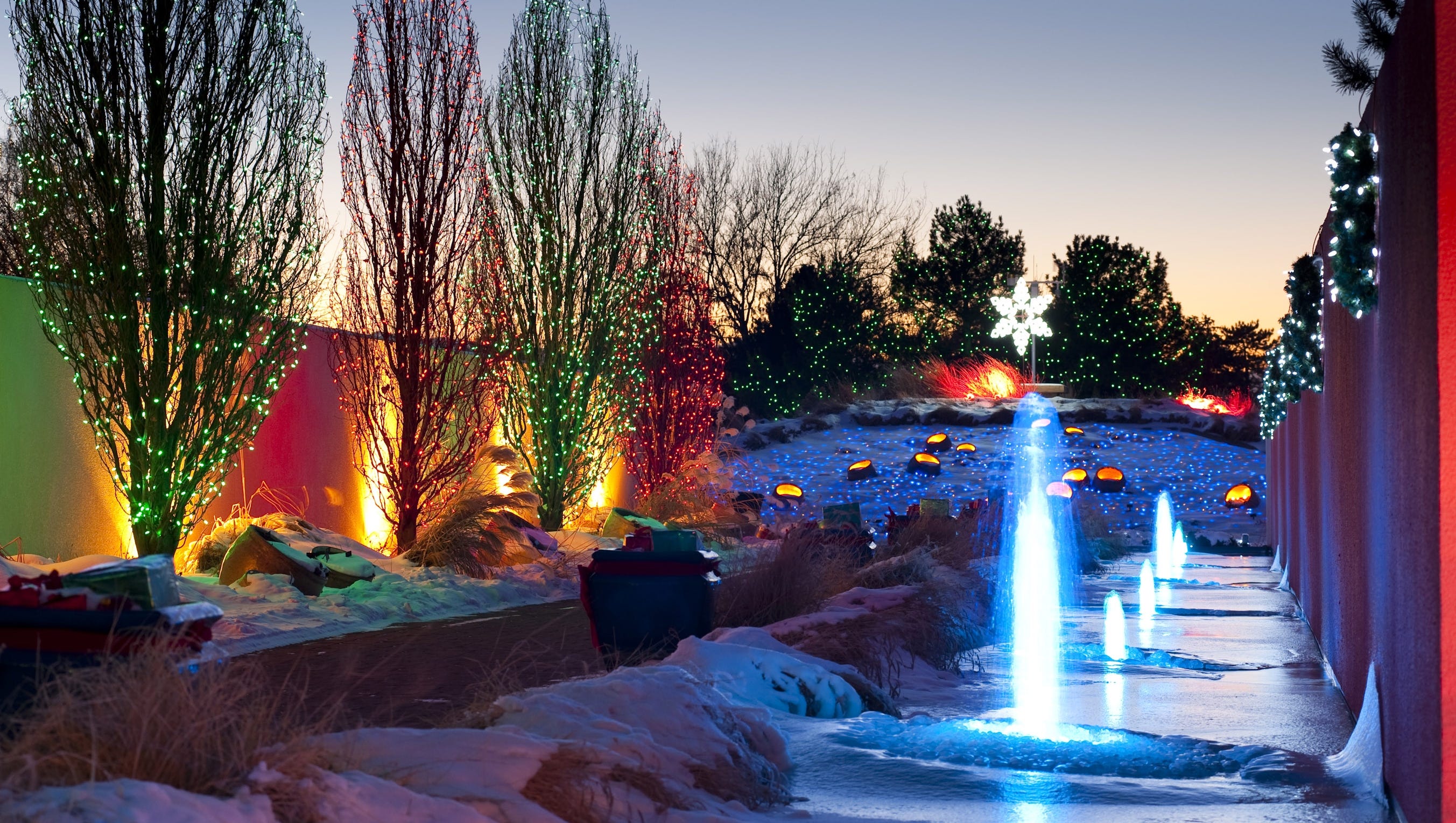 10 Great Places For Families To See Christmas Lights