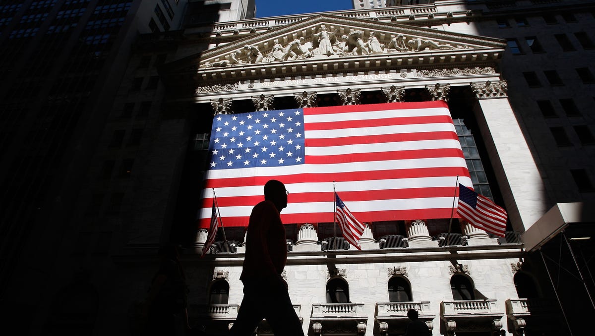 did the new york stock exchange close early today