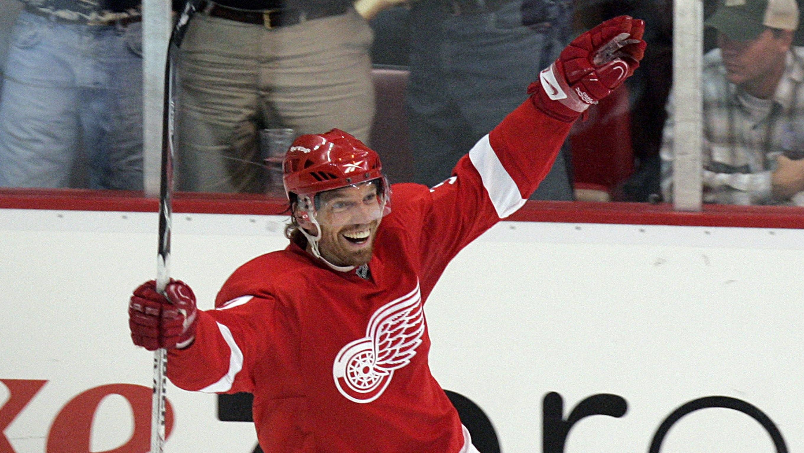Detroit's Mikael Samuelsson: NHL owners play 'dirty'