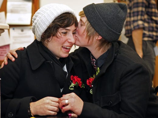 Maine Same Sex Couples Marry In First Hours Of Law