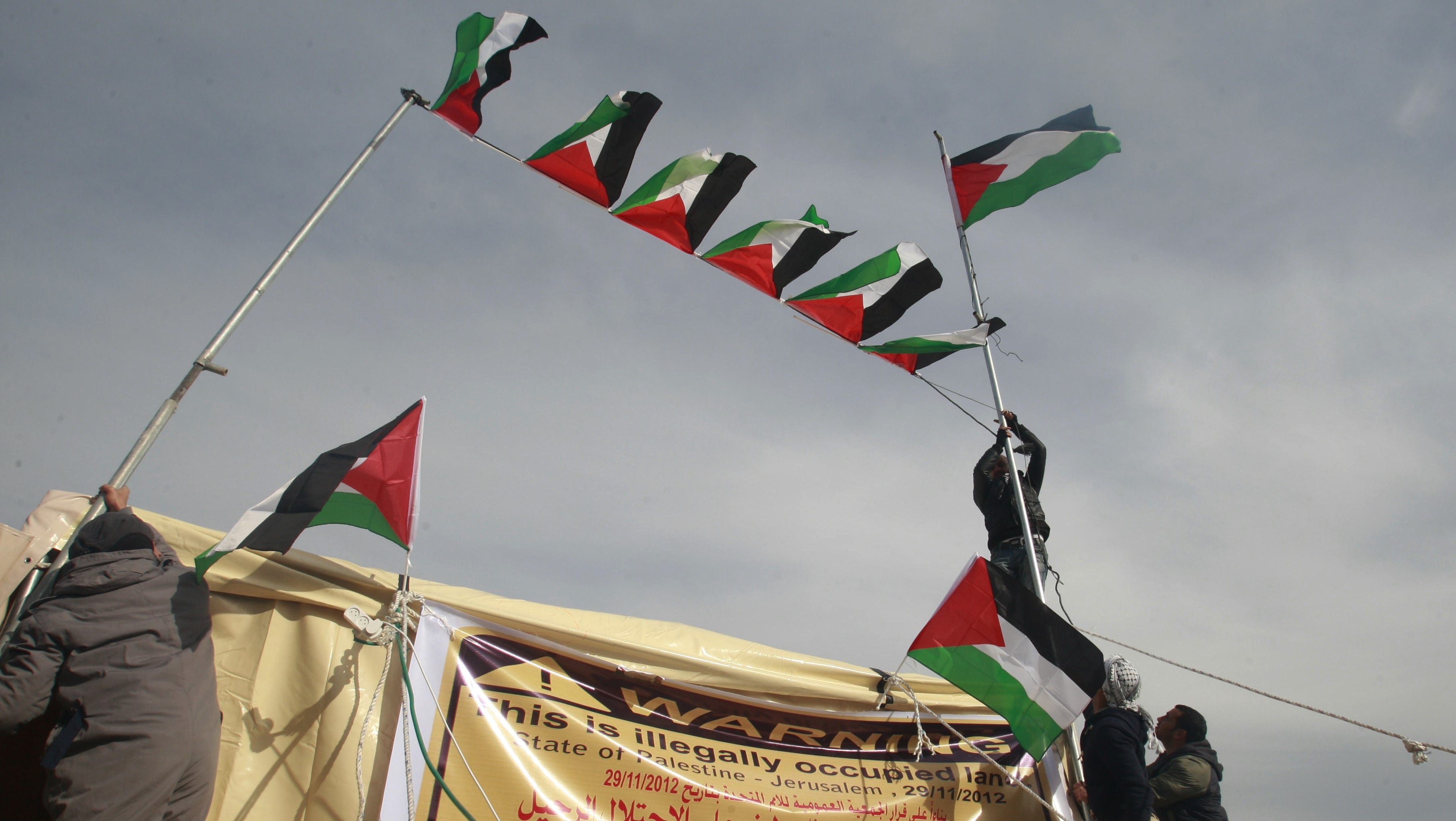 Israel Pm Blocks Roads To Palestinian Tent Site