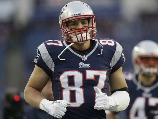 Patriots Rob Gronkowski Danny Woodhead Leave With Injuries