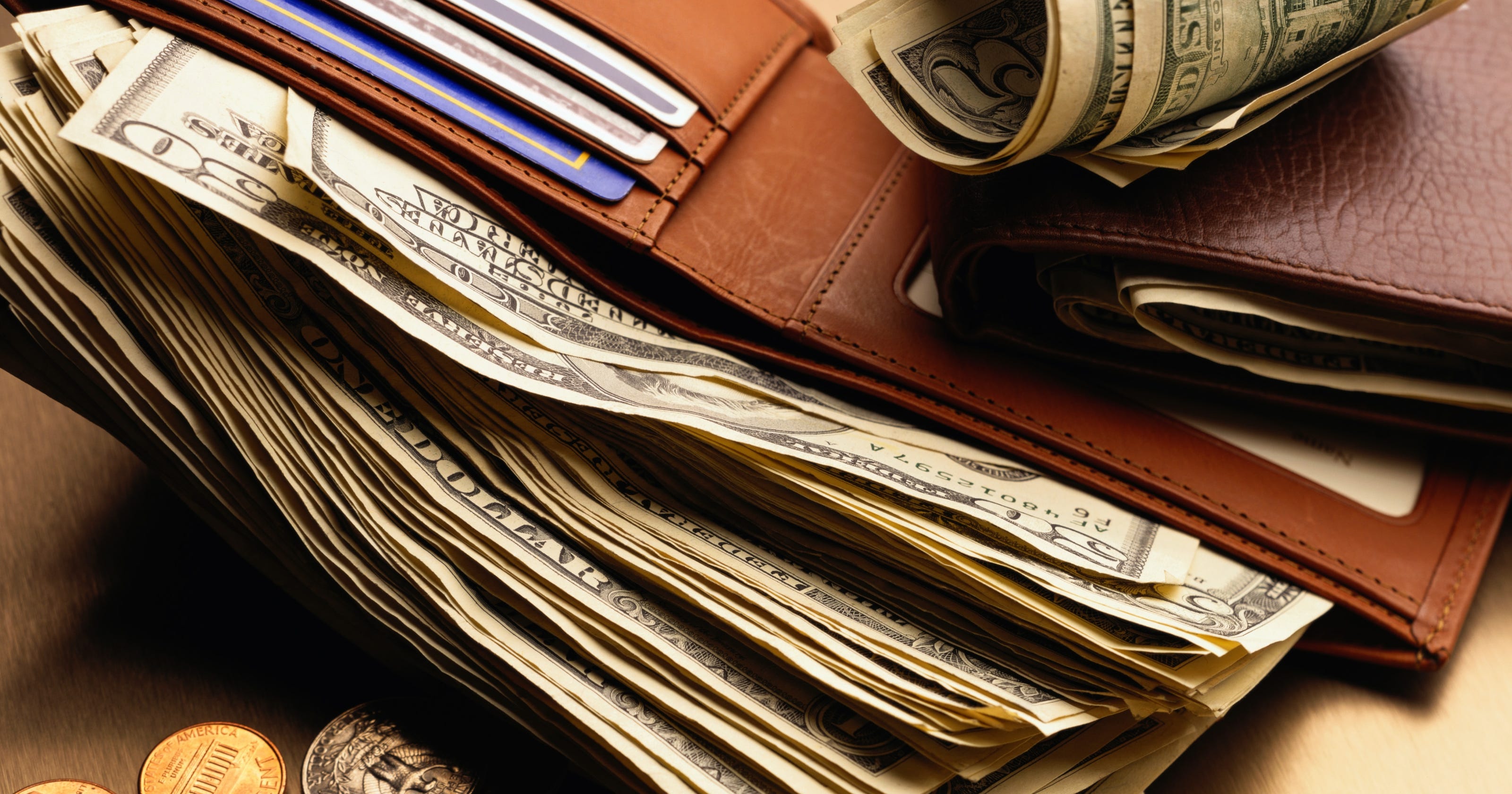 Best Ways To Carry Money While Traveling -