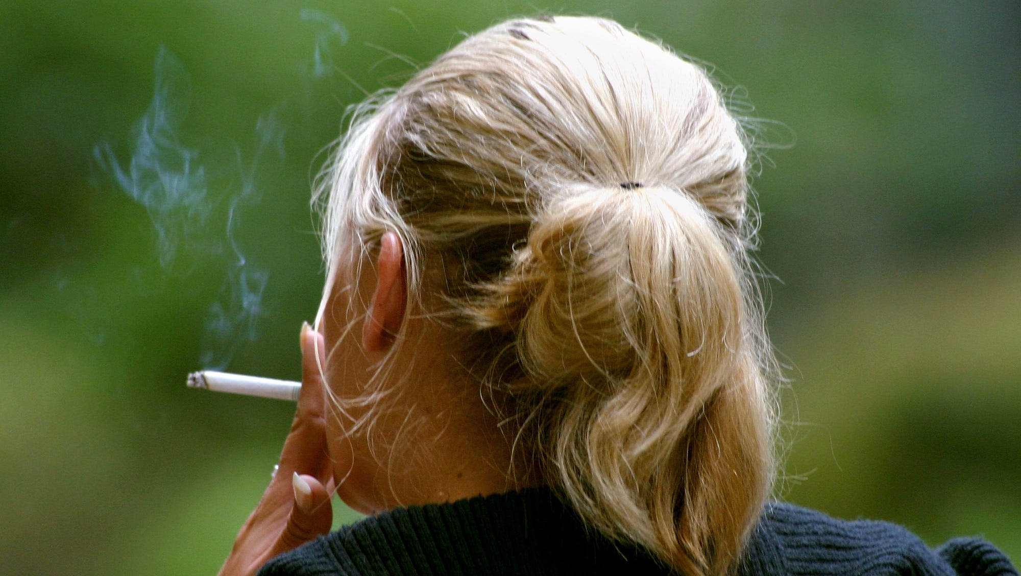 Study: Smoking shortens life span by at least 10 years