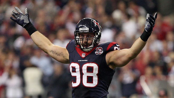 Connor Barwin's drop in production helped put him in a different uniform in 2013.