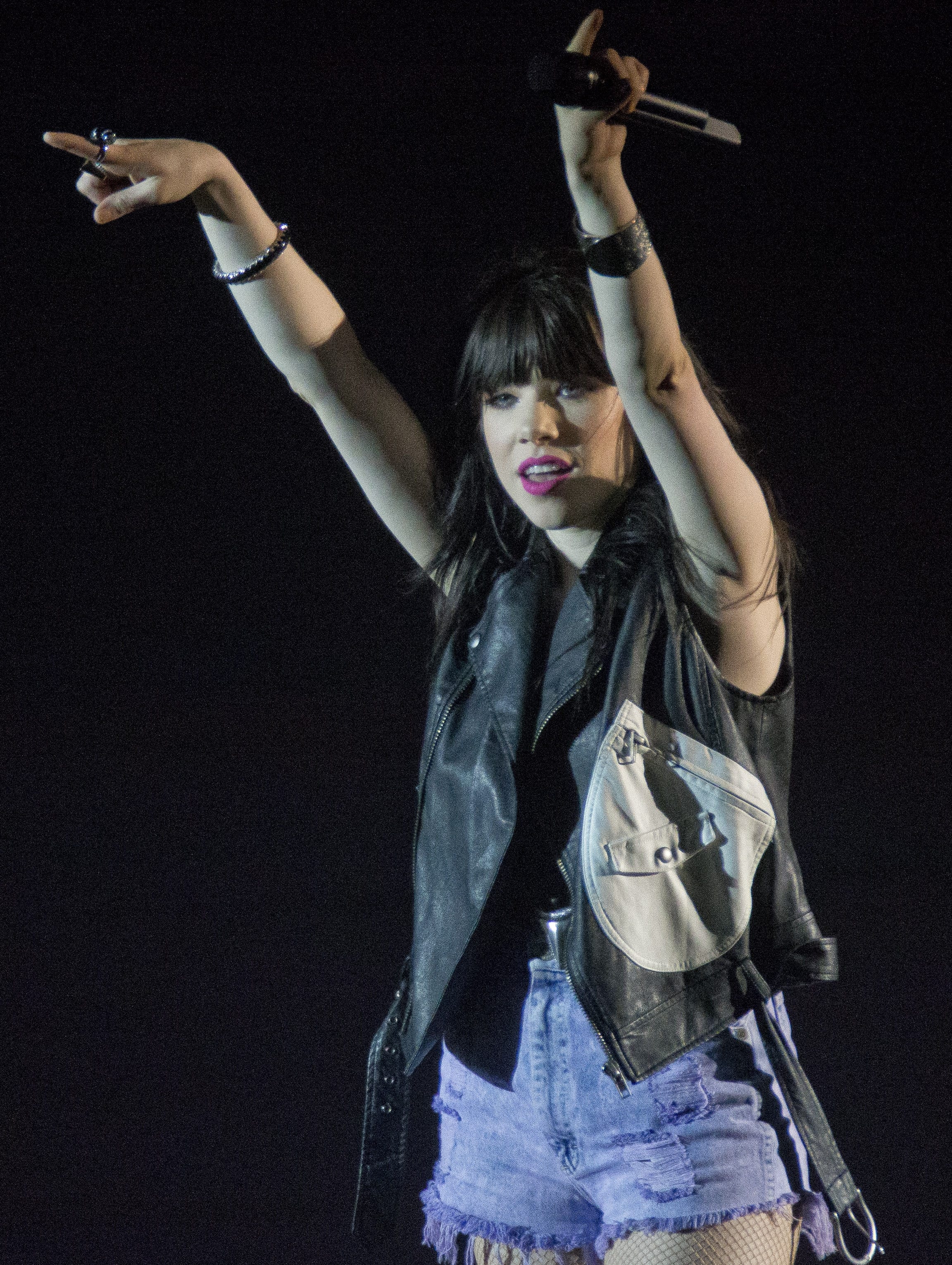 Carly Rae Jepsen To Headline Gay Dance Festival