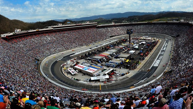 NASCAR at Bristol: Start time, lineup, TV schedule