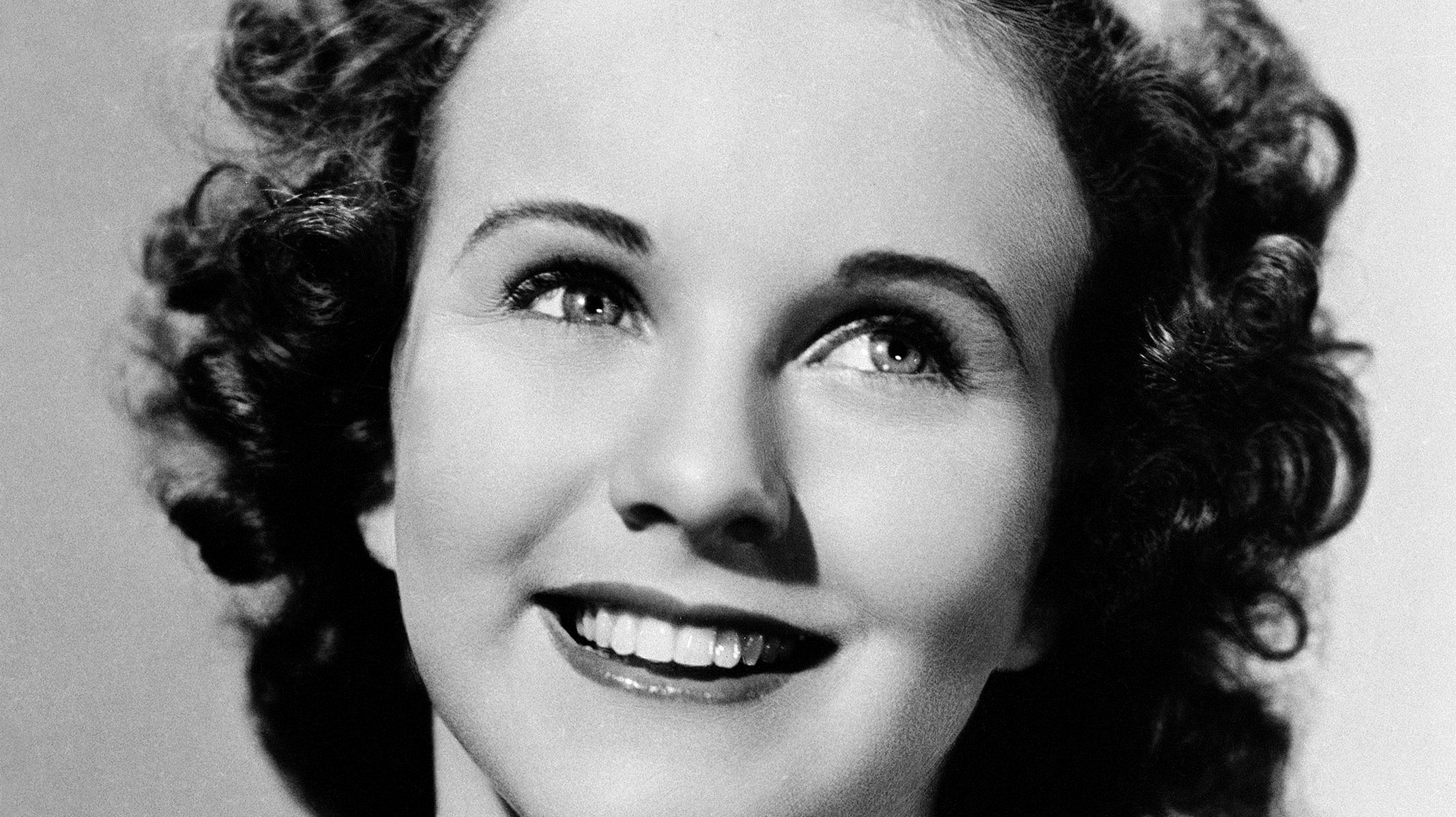 Early Hollywood superstar Deanna Durbin dies at 91